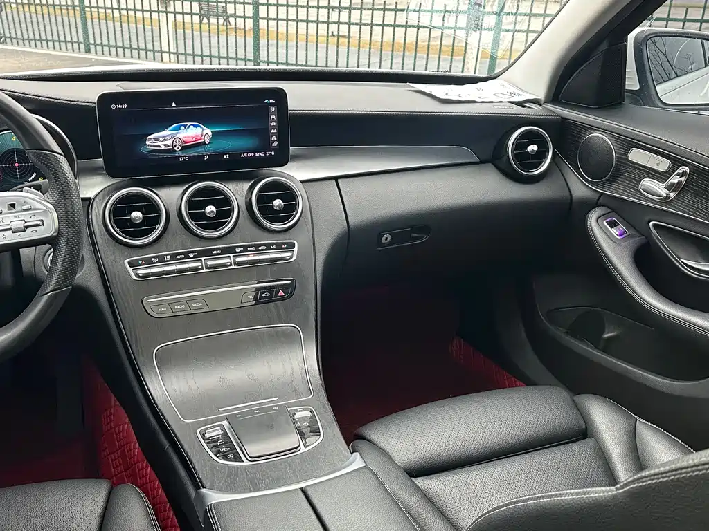 Mercedes-Benz C-Class 2020 — фото 31