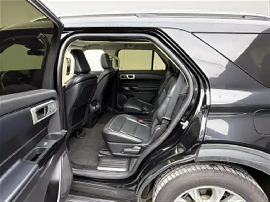 Ford Explorer 2021 — фото 15