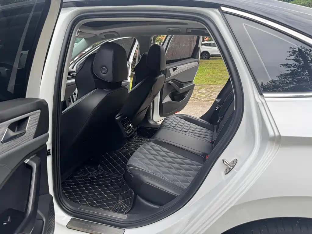 Volkswagen Sagitar 2024