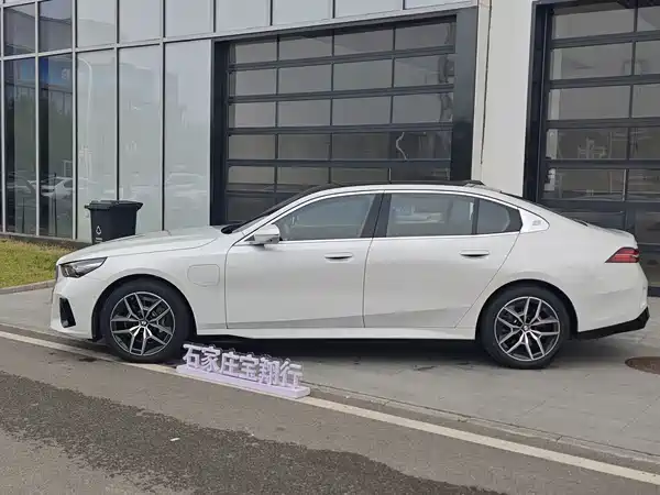BMW i5 2026