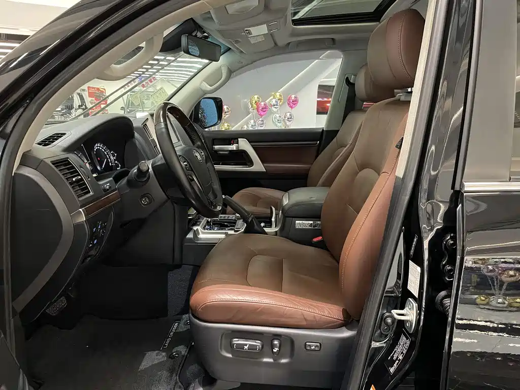 Toyota Land Cruiser 2019 — фото 15