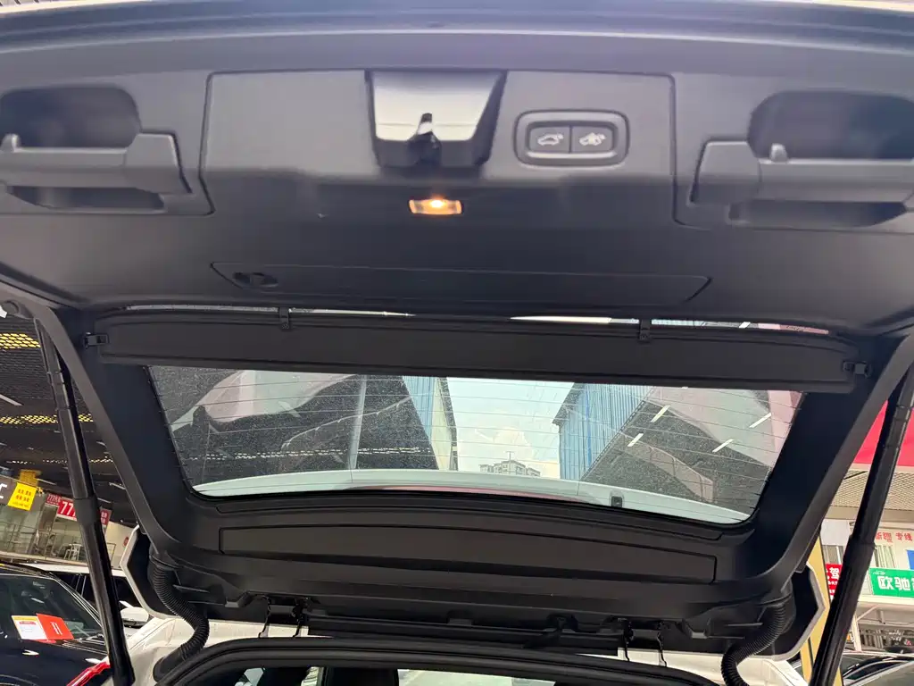 Volvo XC60 2023 — фото 28