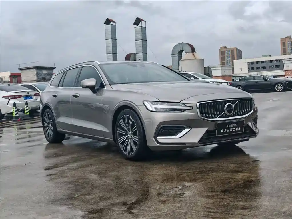 Volvo V60 2021 — фото 3