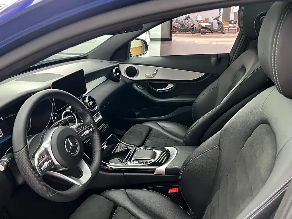 Mercedes-Benz C-Class 2019 — фото 16