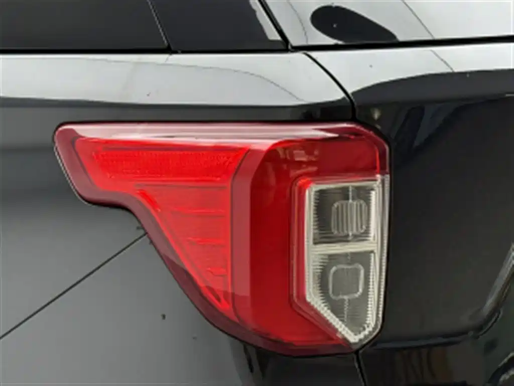 Ford Explorer 2021 — фото 20