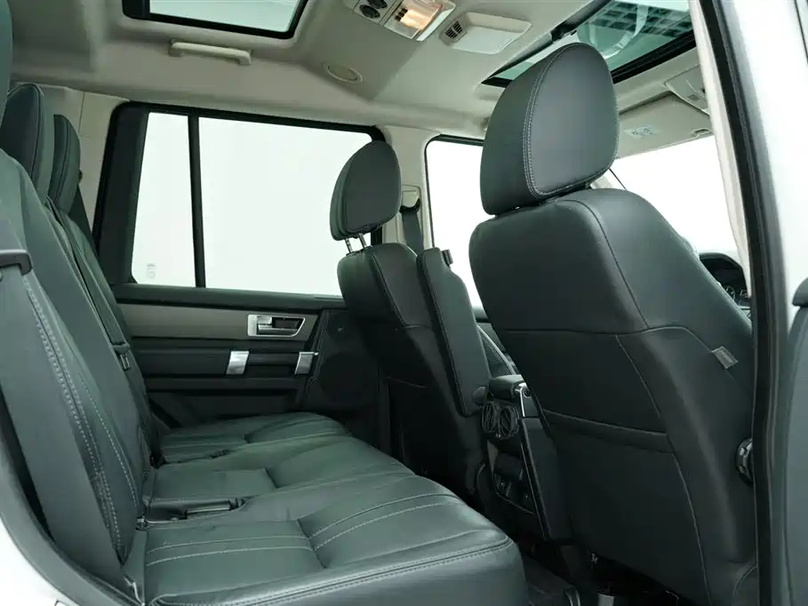 Land Rover Discovery 2016 — фото 22