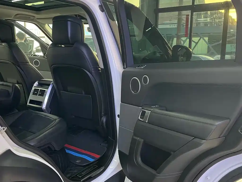 Land Rover Sport 2019 — фото 12