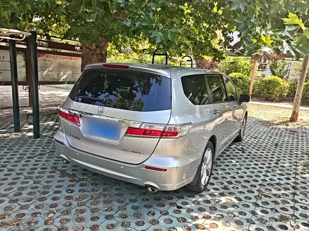 Honda Odyssey 2014 — фото 7