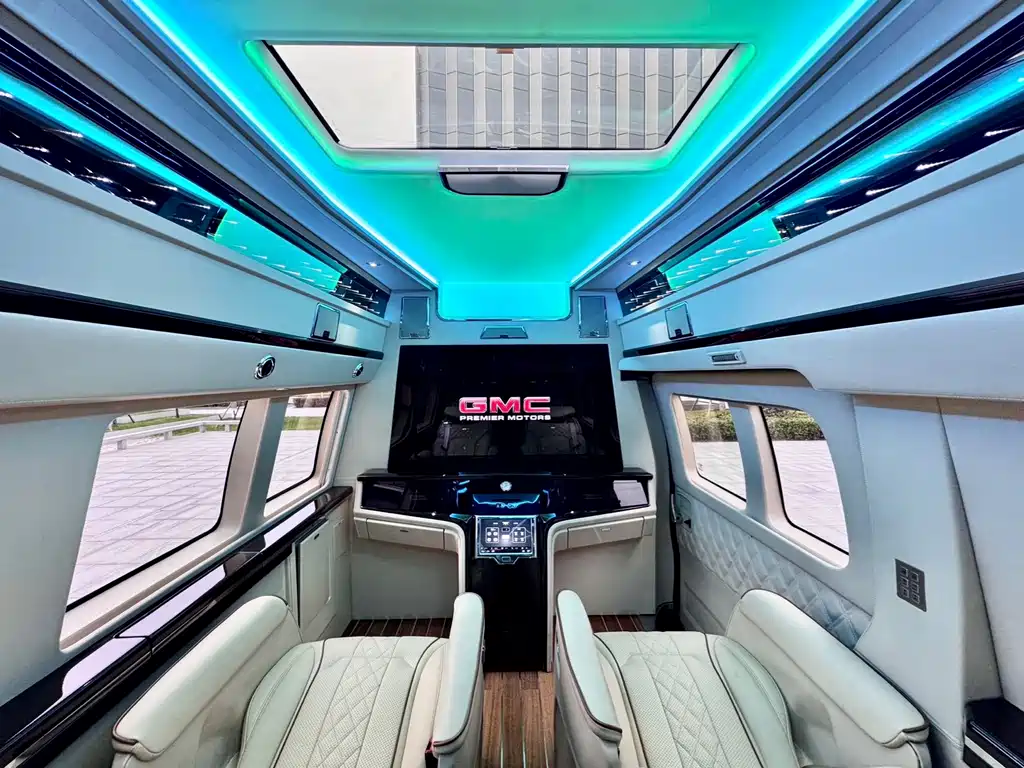 GMC Savana 2017 — фото 14