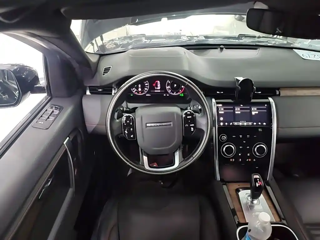 Land Rover Discovery Sport 2020 — фото 11