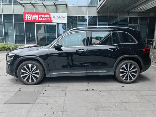 Mercedes-Benz GLB 2025
