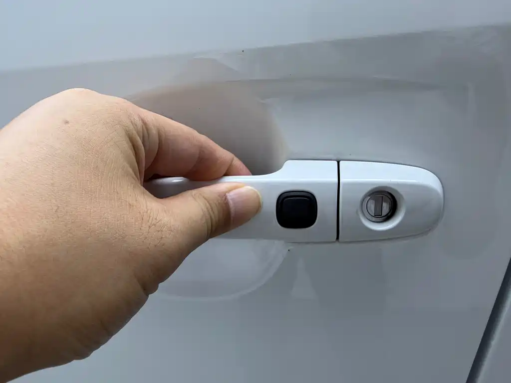 Toyota Yaris L 2023 — фото 15