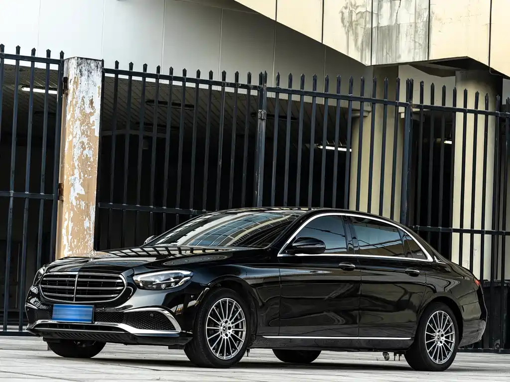 Mercedes-Benz E-Class 2022 — фото 1