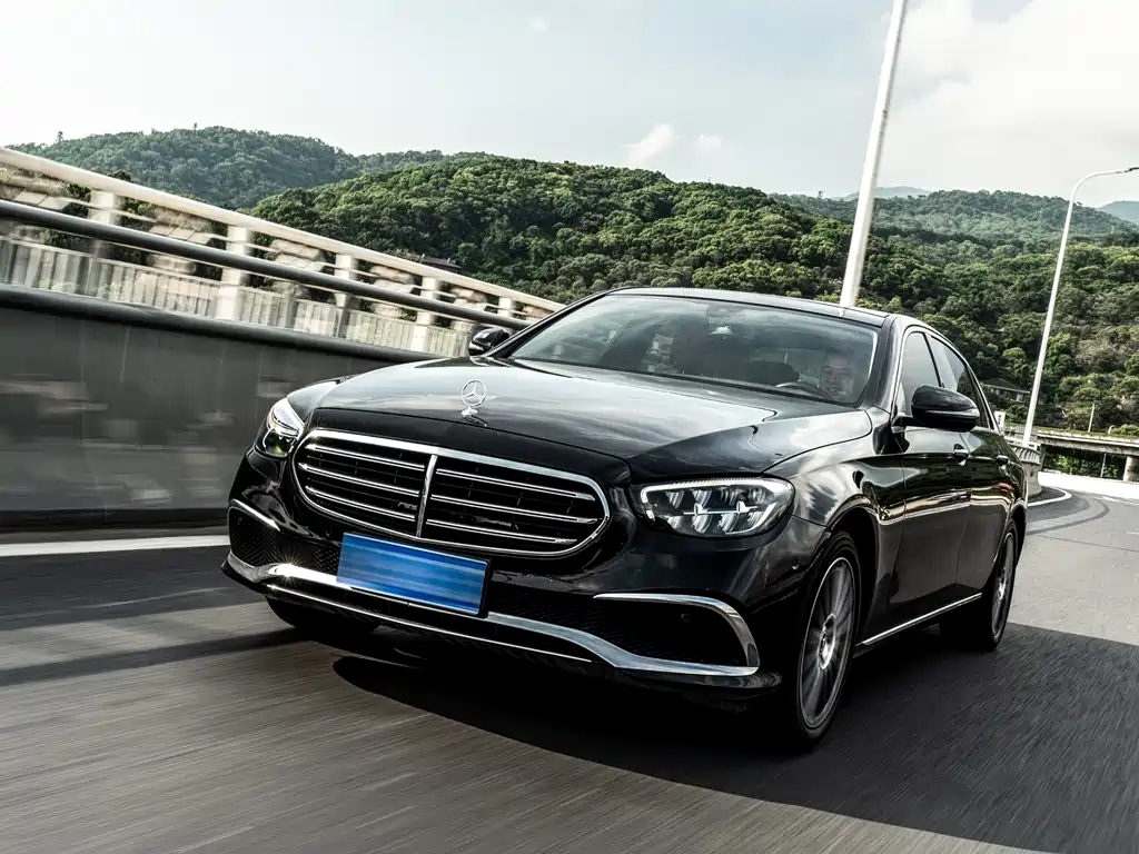 Mercedes-Benz E-Class 2022 — фото 10