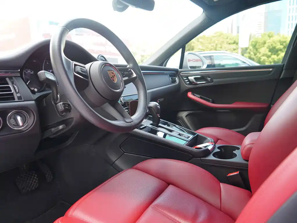 Porsche Macan 2023 — фото 16