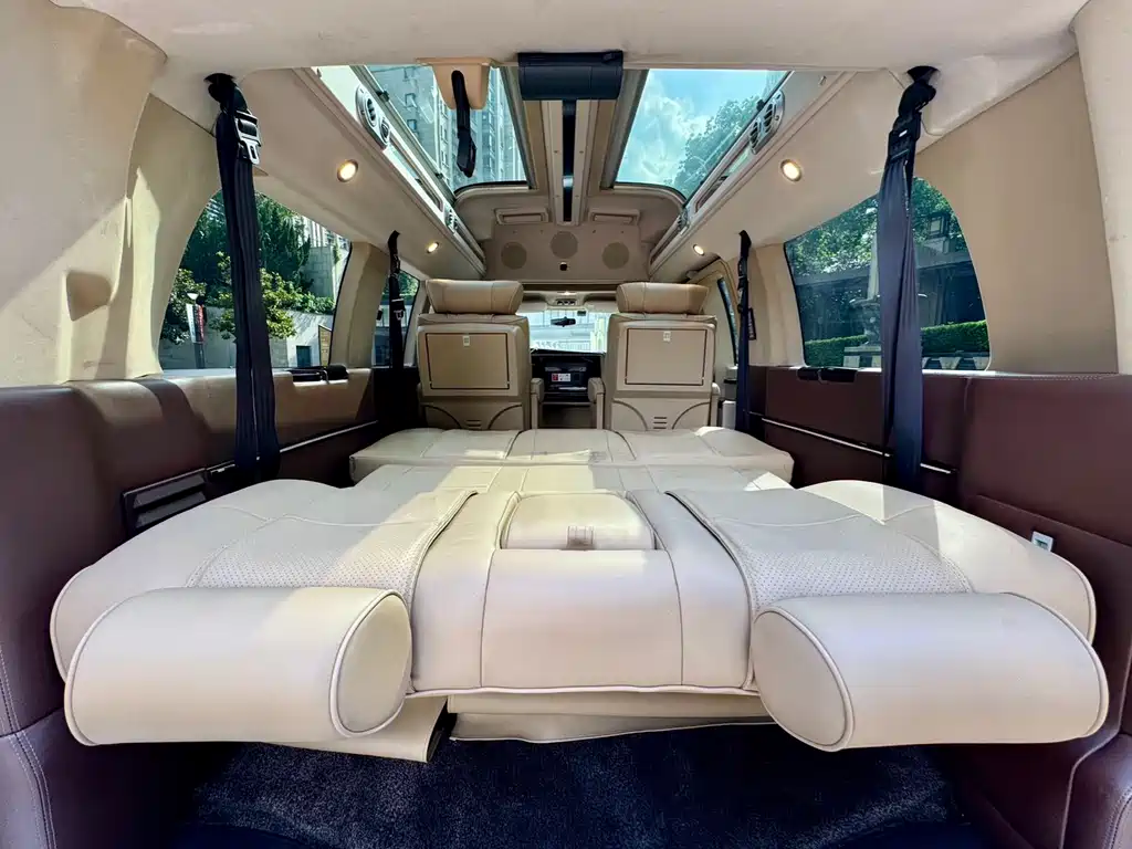 GMC Savana 2018 — фото 14