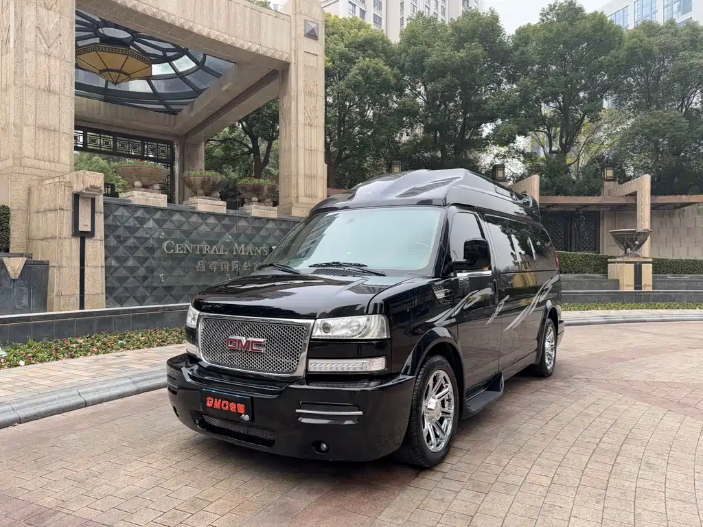 GMC Savana 2017 — фото 1