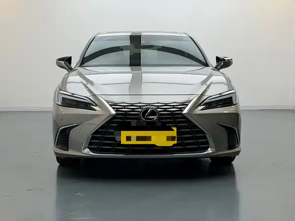 Lexus ES 2026