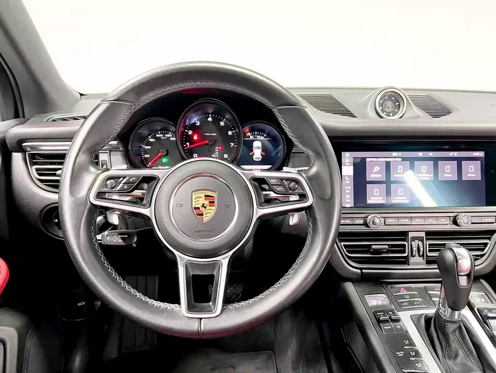 Porsche Macan 2021 — фото 10