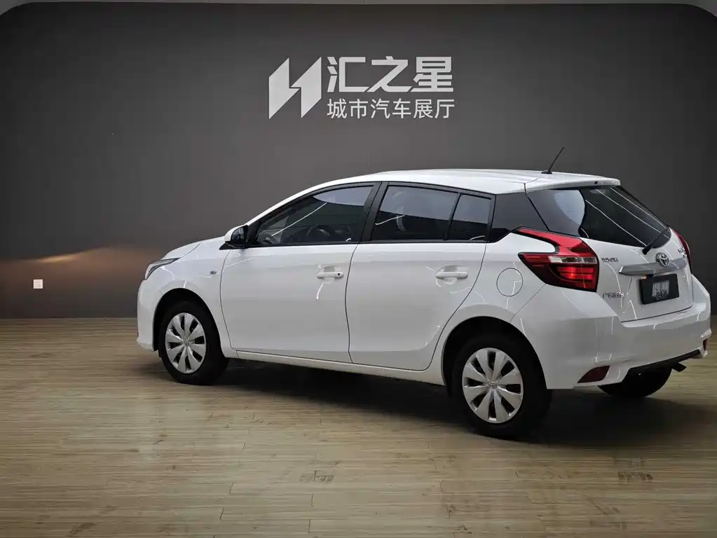 Toyota Yaris L 2020