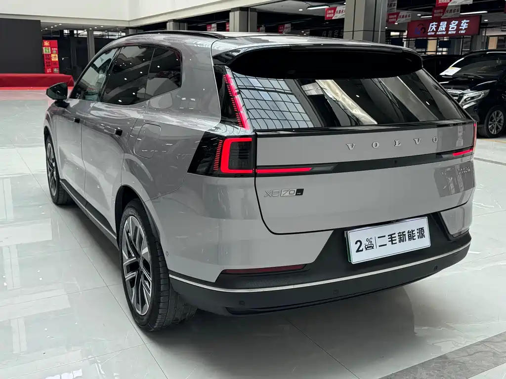 Volvo XC70 PHEV 2025 — фото 12