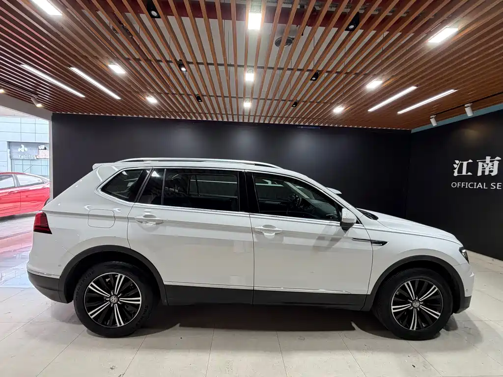 Volkswagen Tiguan L 2018