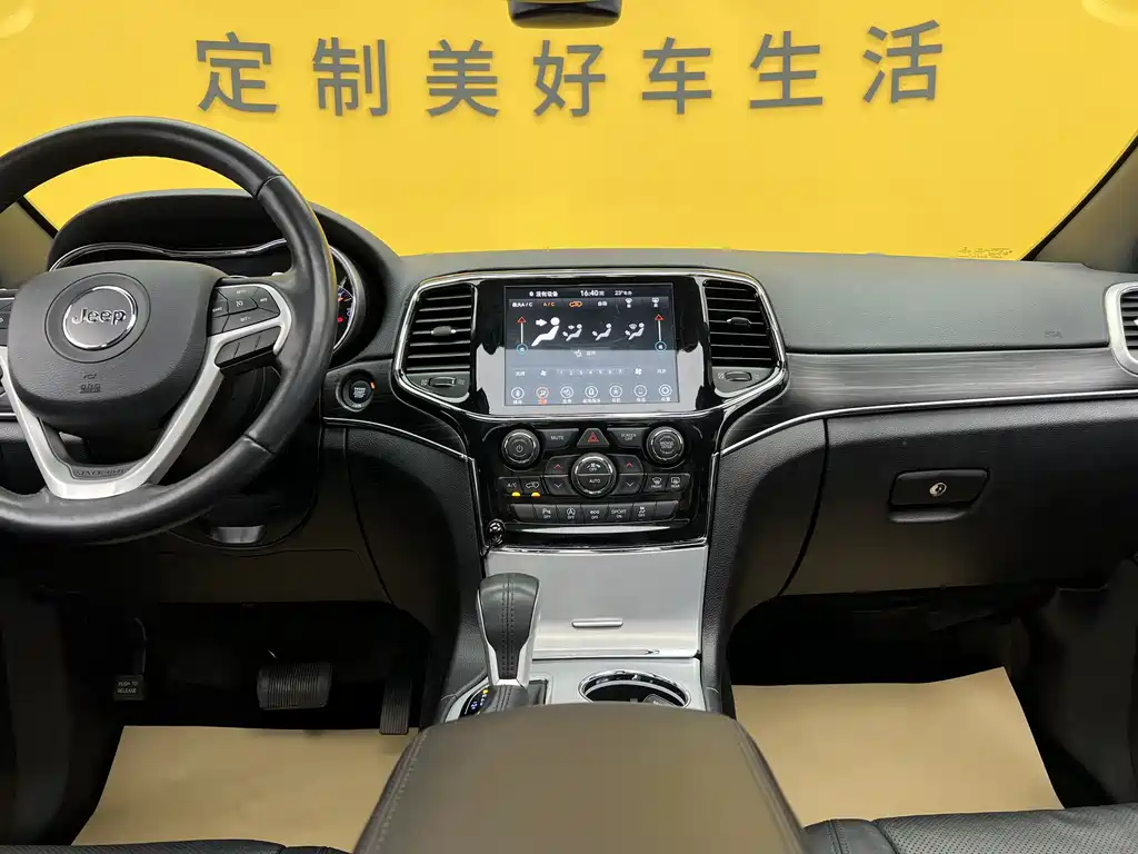 Jeep Grand Cherokee 2022 — фото 25