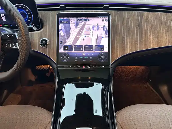 Mercedes-Benz EQE SUV 2025