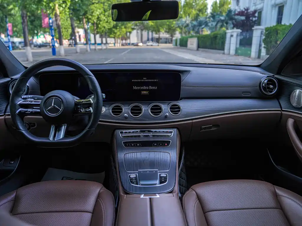Mercedes-Benz E-Class 2021 — фото 11