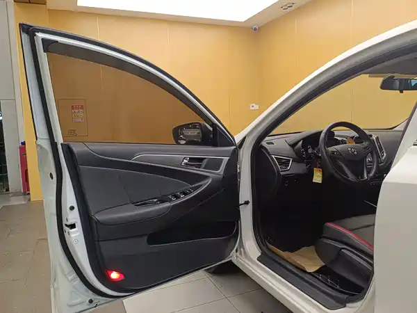 Changan Eado XT 2016