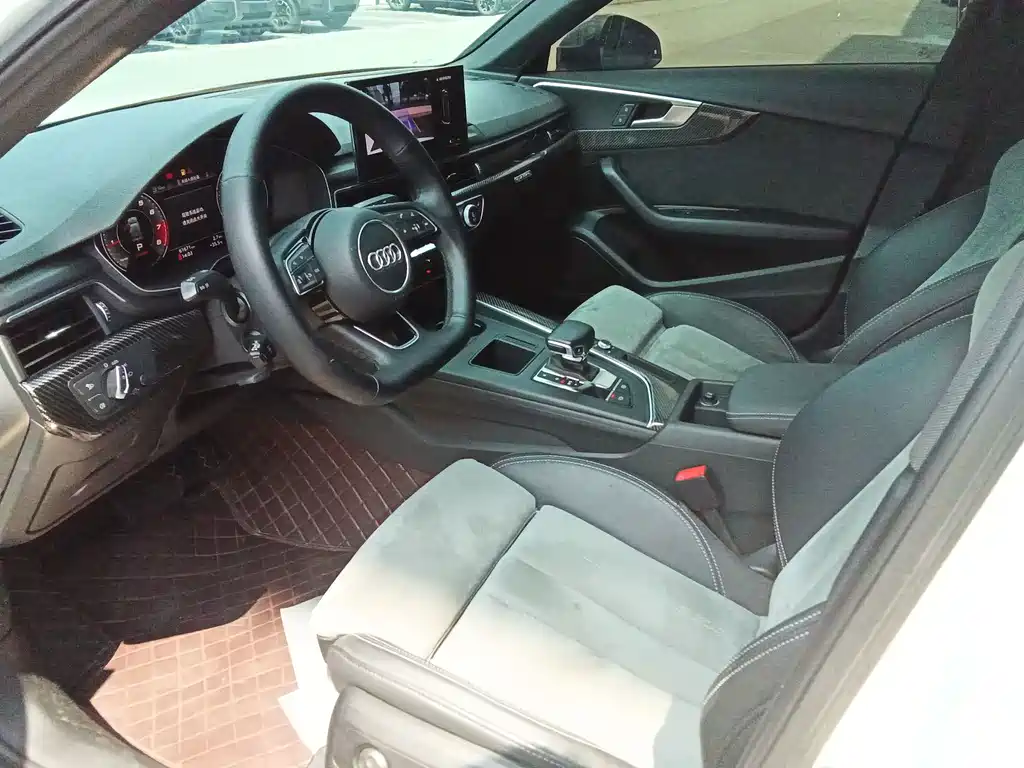 Audi A4L 2020