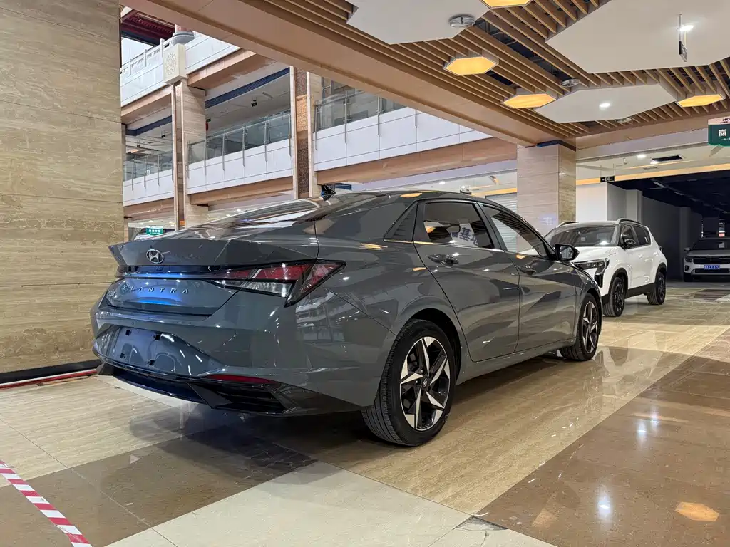 Hyundai Elantra 2023