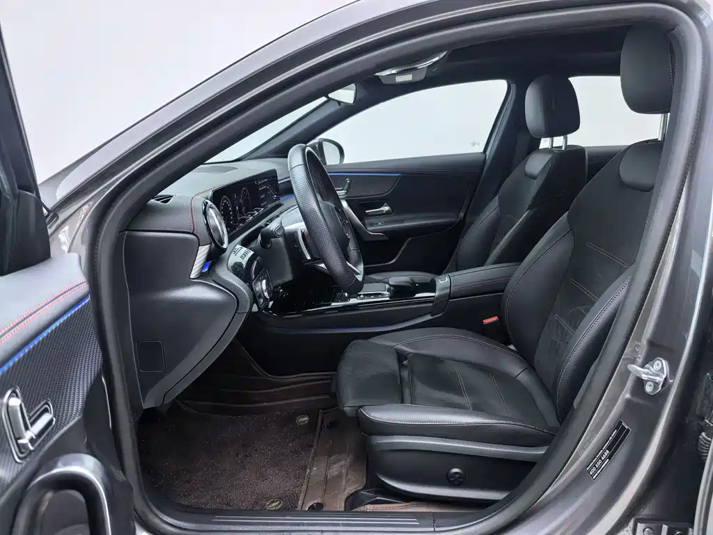 Mercedes-Benz A-Class 2023 — фото 13