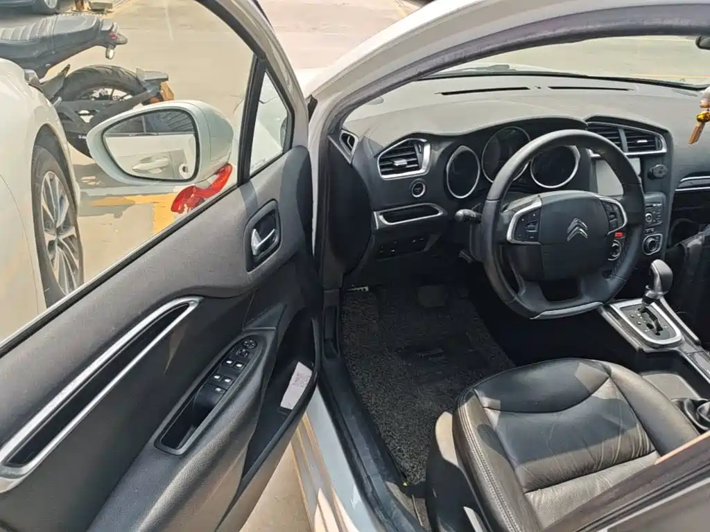 Citroën C4L 2014 — фото 15