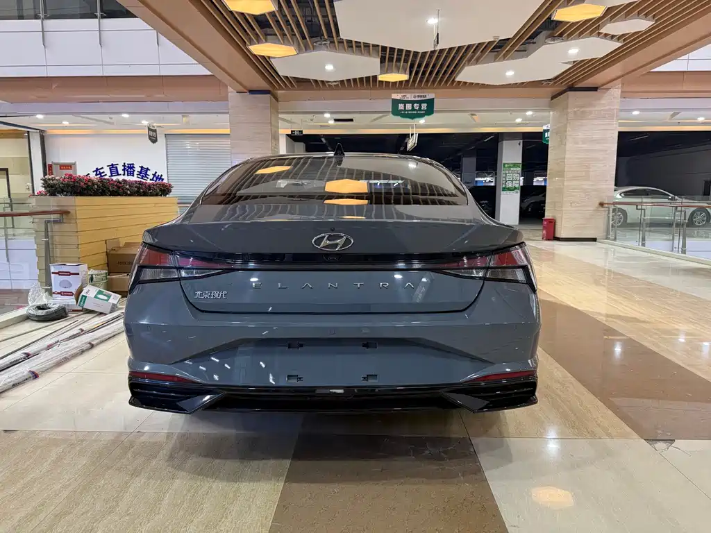 Hyundai Elantra 2023