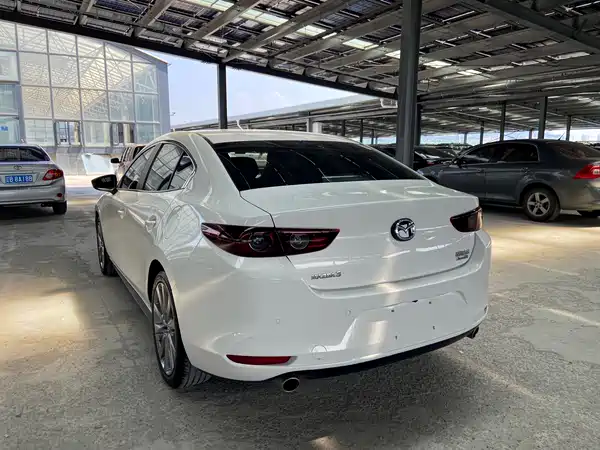 Mazda 3 Axela 2023
