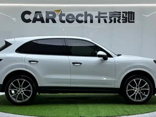 Porsche Cayenne 2024
