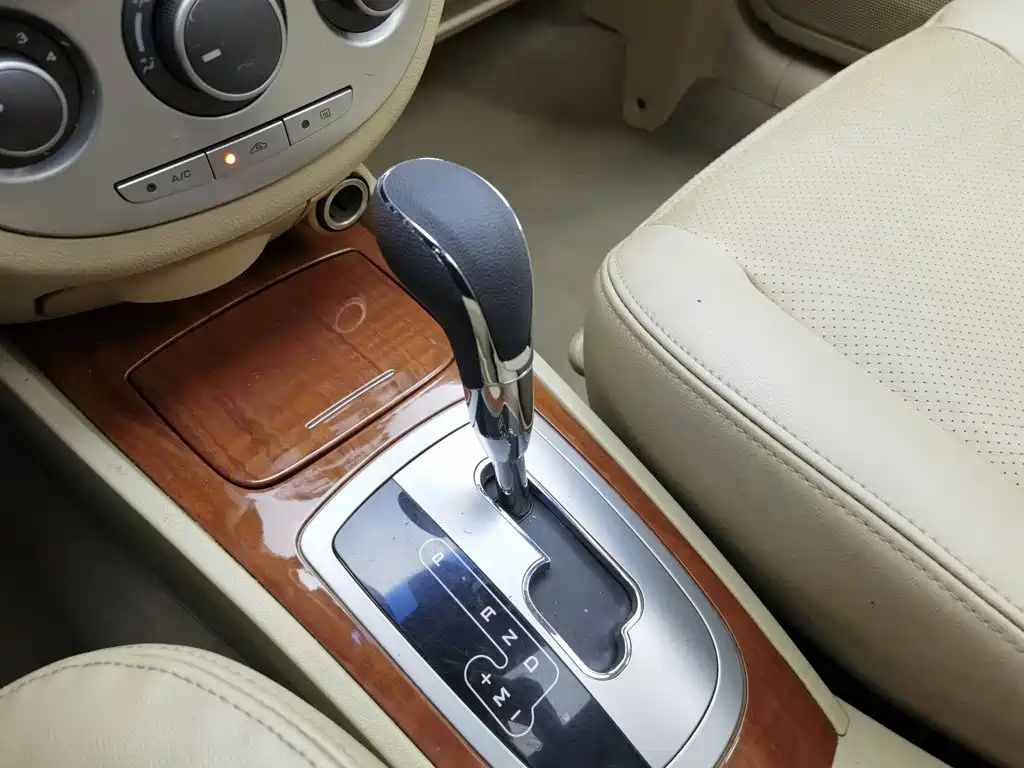 Buick Excelle 2015 — фото 13