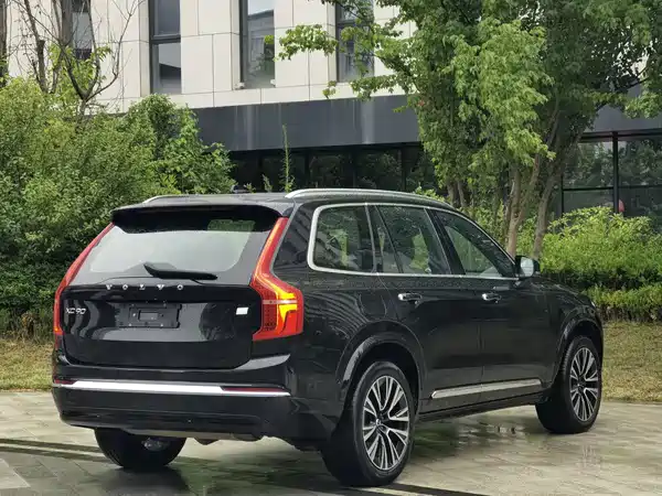 Volvo XC90 Plug-In Hybrid 2023