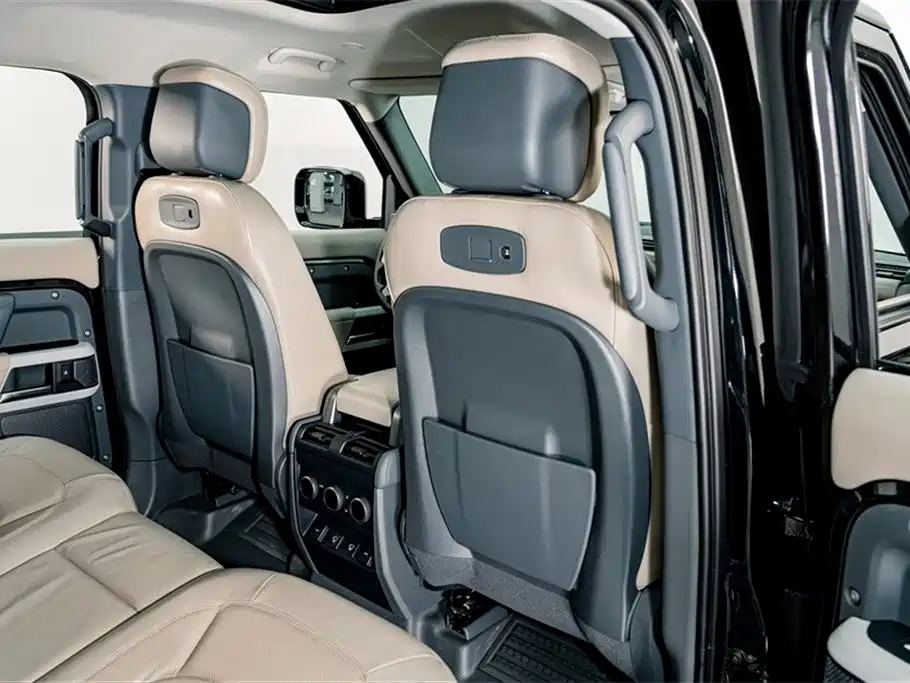 Land Rover Defender 2021 — фото 24
