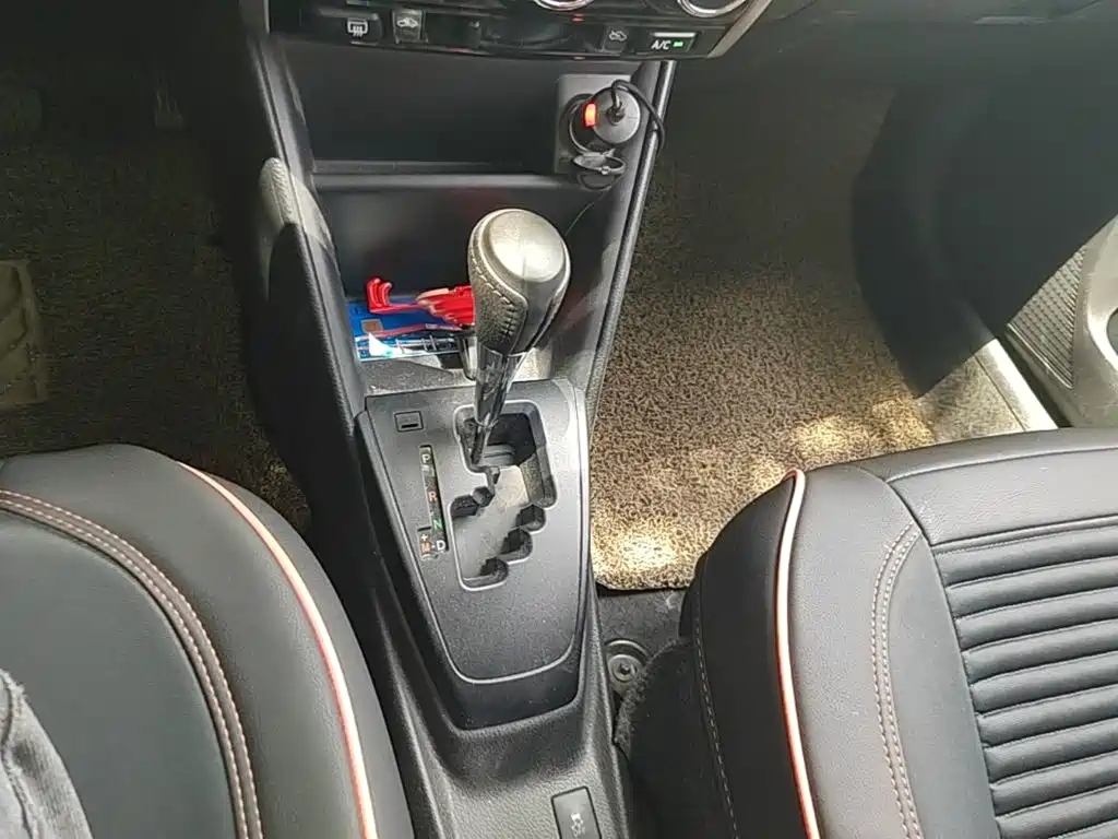 Toyota Yaris L 2017 — фото 21