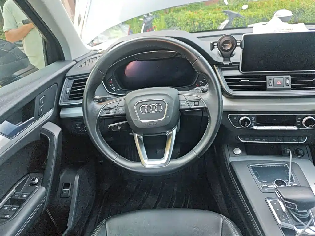 Audi Q5L 2021 — фото 11