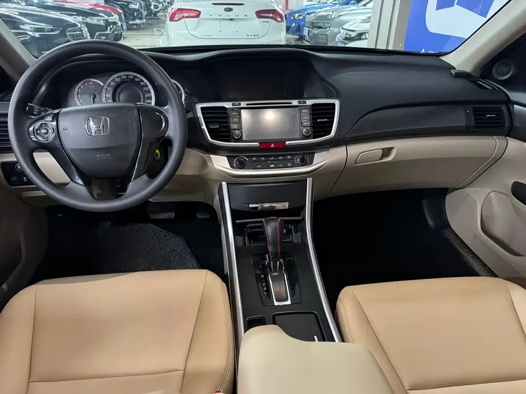Honda Accord 2015 — фото 9