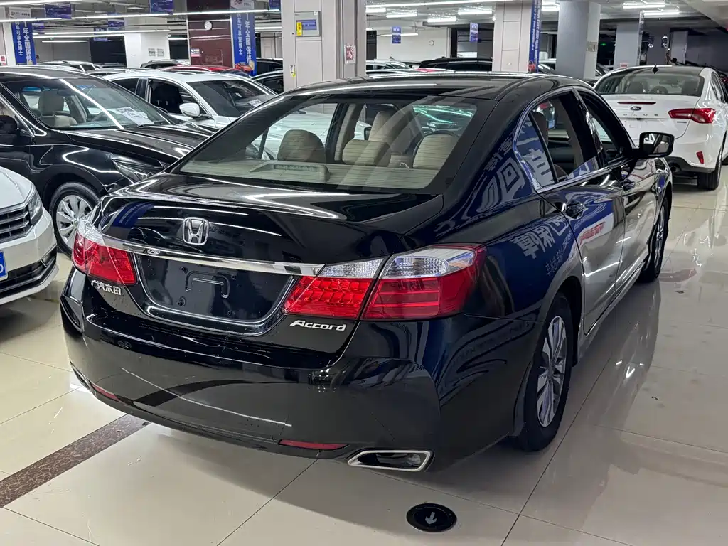 Honda Accord 2015 — фото 6