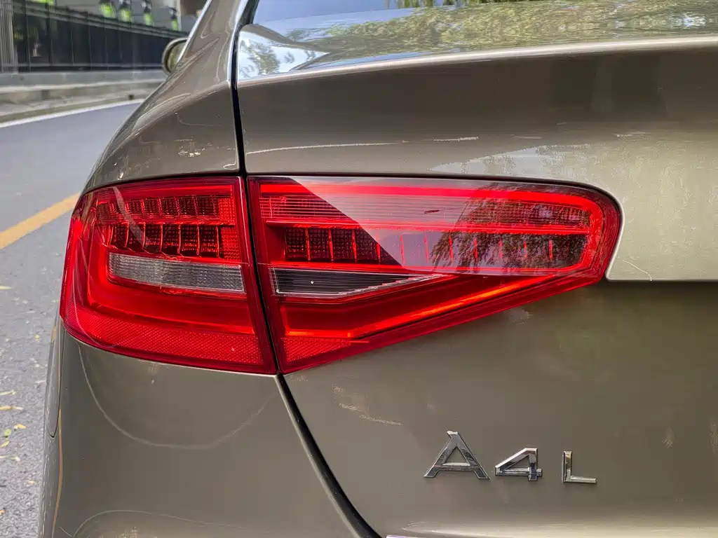 Audi A4L 2014 — фото 4