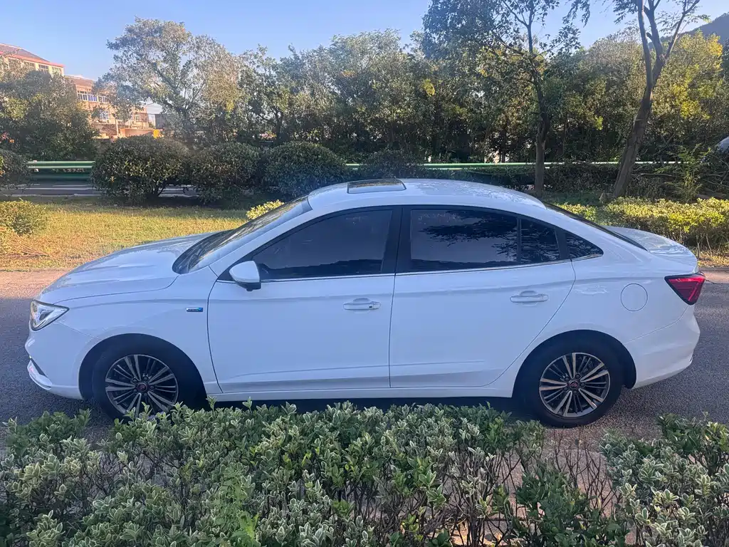 Roewe i5 2019