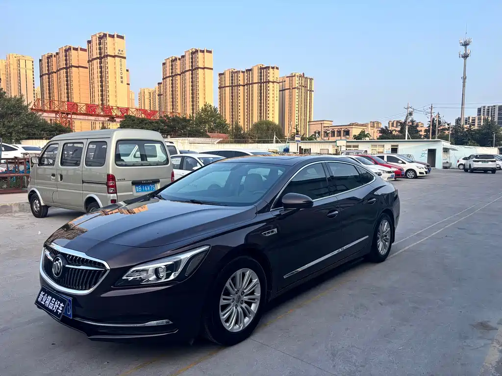 Buick LaCrosse 2018 — фото 1