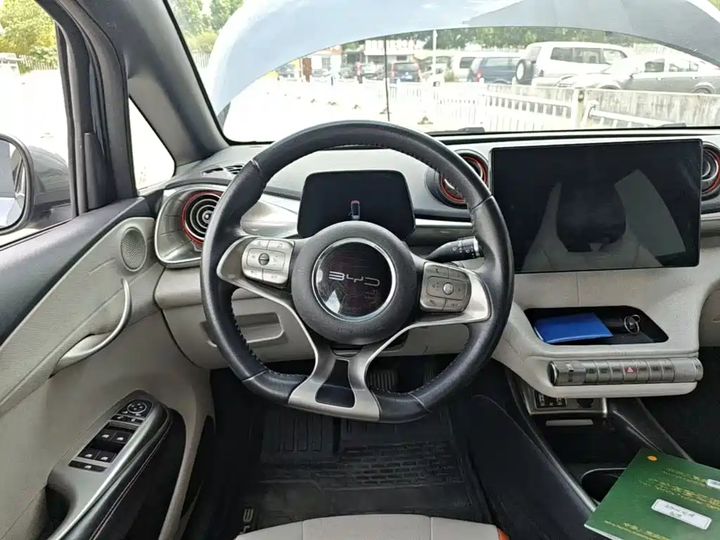 BYD Dolphin 2023