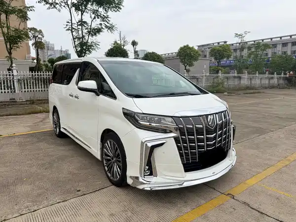 Toyota Alphard 2015