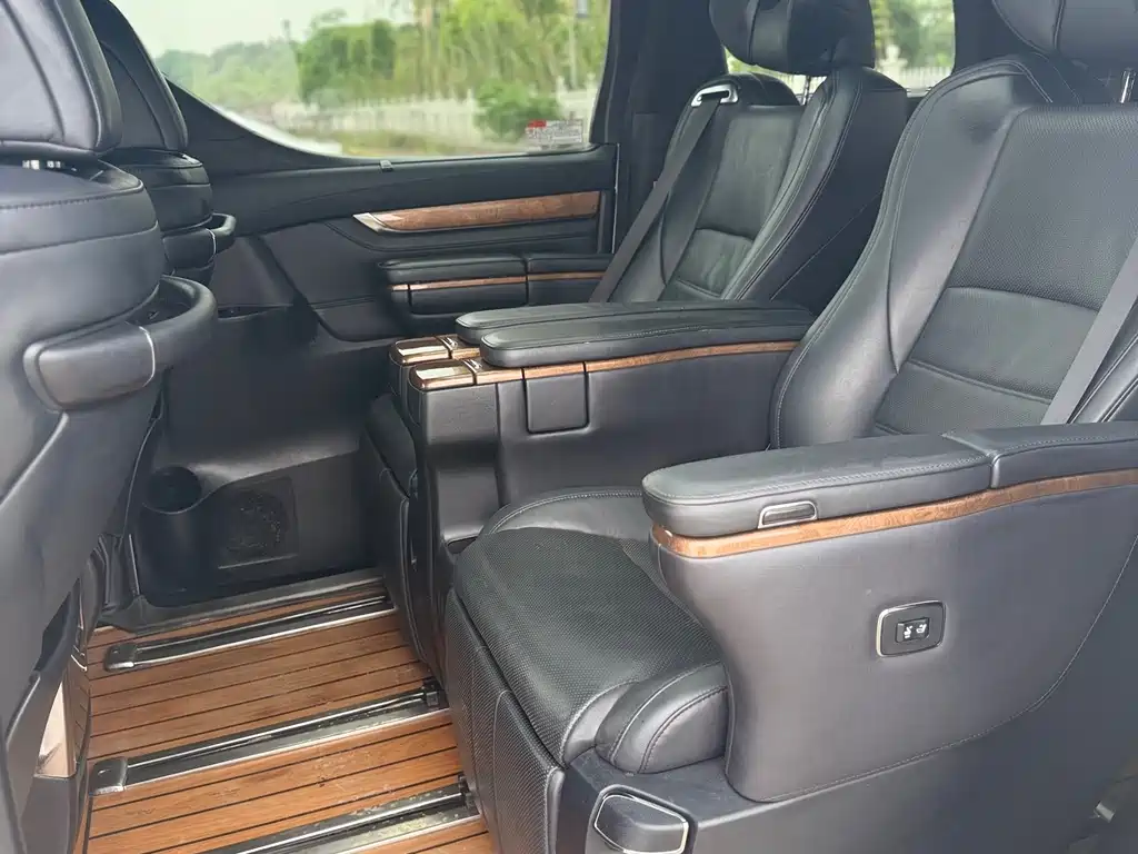 Toyota Alphard 2017 — фото 5